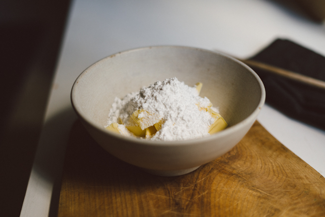 Banankaka och en ny kokbok 5 Banana cake by Babes in Boyland