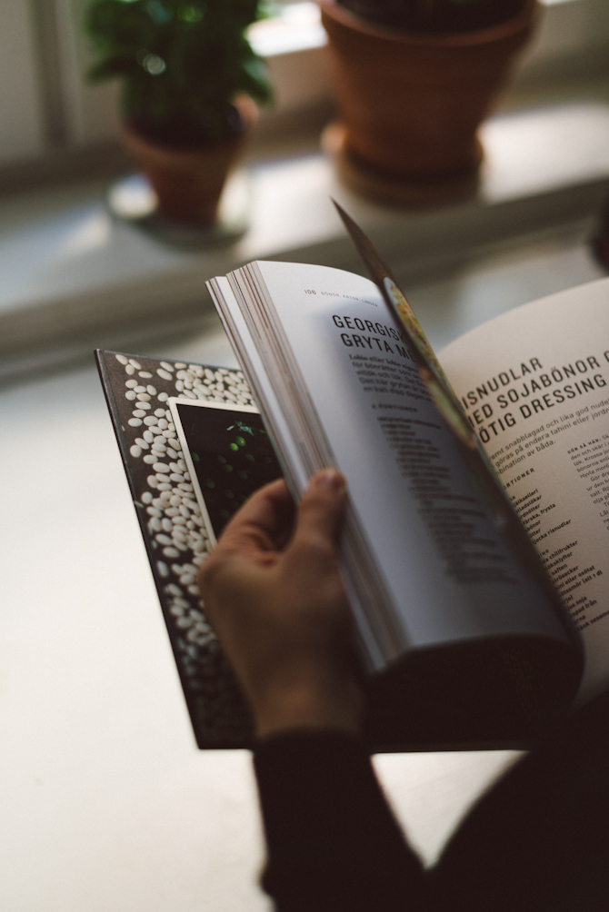 Banankaka och en ny kokbok 10 Banana cake by Babes in Boyland