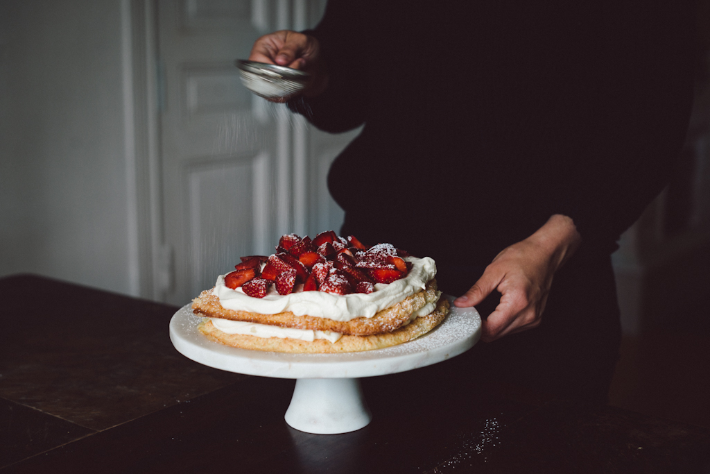 Strawberry cake with coconut by Babes in Boyland