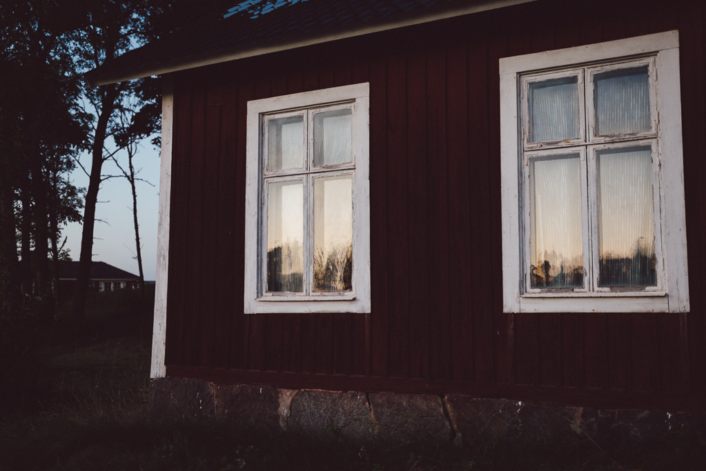 Daydreaming by Babes in Boyland
