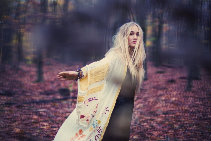 She acts like summer and walks like rain 1 _Q3A0381_Isabell+N+Wedin_webb