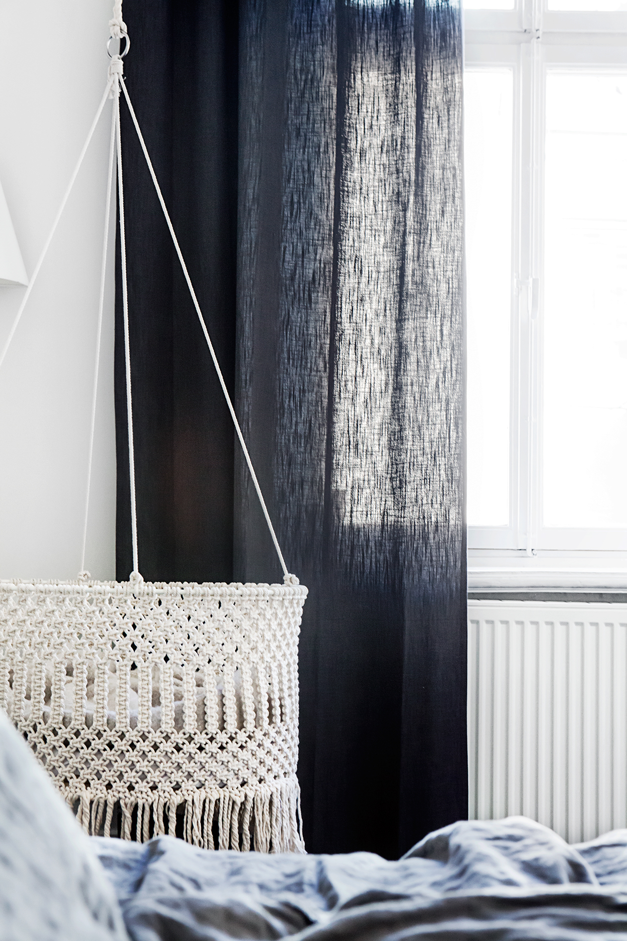 Kakelugnar och mörkt trägolv 13 Fantastic Frank, photo Anna Malmberg