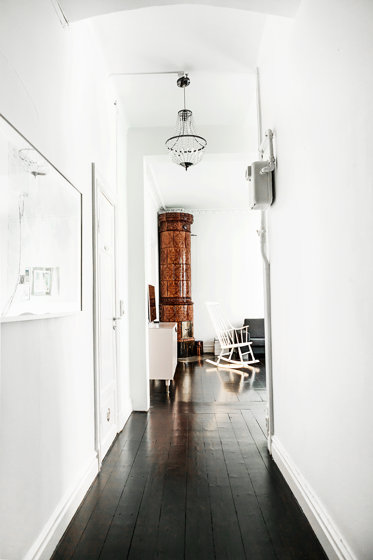 Kakelugnar och mörkt trägolv 2 Fantastic Frank, photo Anna Malmberg