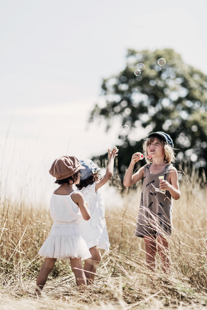 Summer kids copyright 2017 Anna Malmberg 6