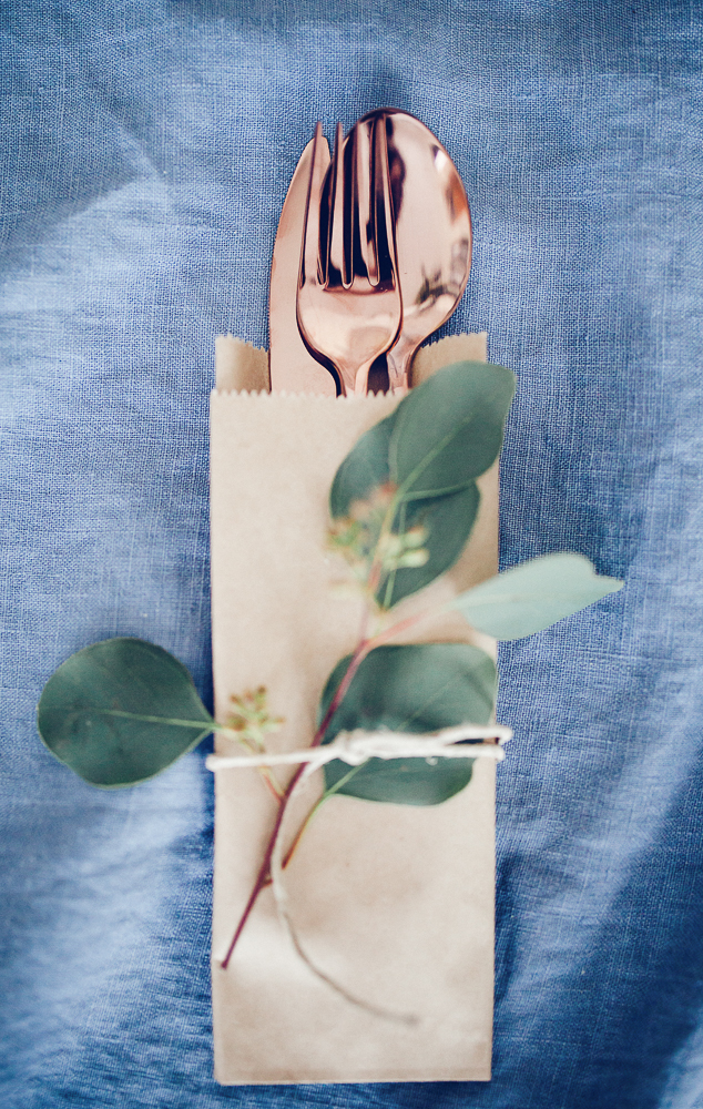 Duka med blåa toner i jul 4 dukning jul volang