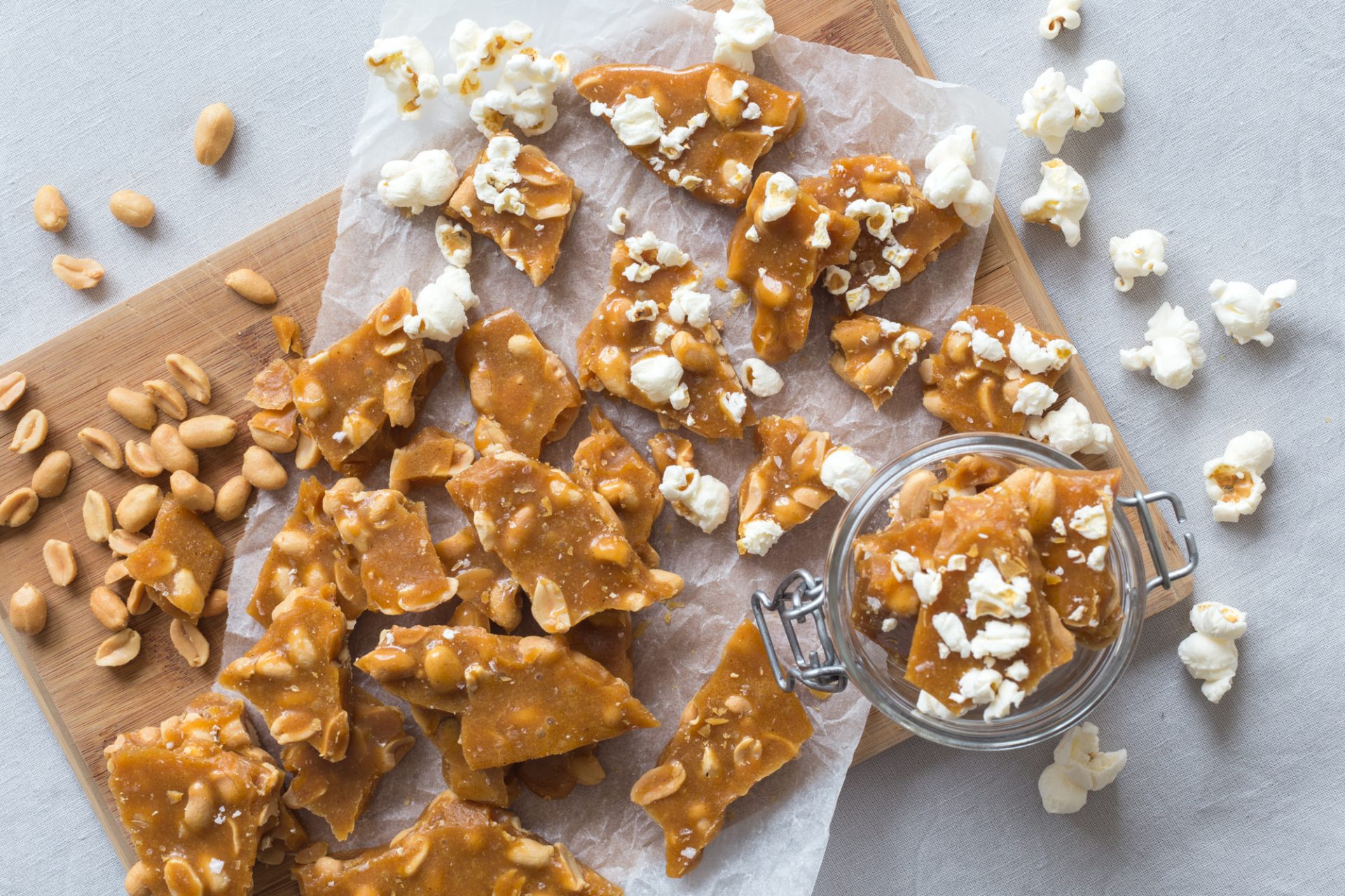popcorn-peanut-brittle-dnilva-1-1920x1280