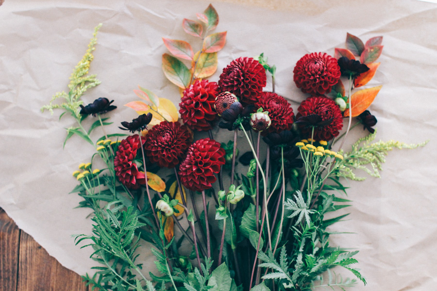 Min fredagsbukett i september med dahlia och höstlöv 1 fredagsbuketten september