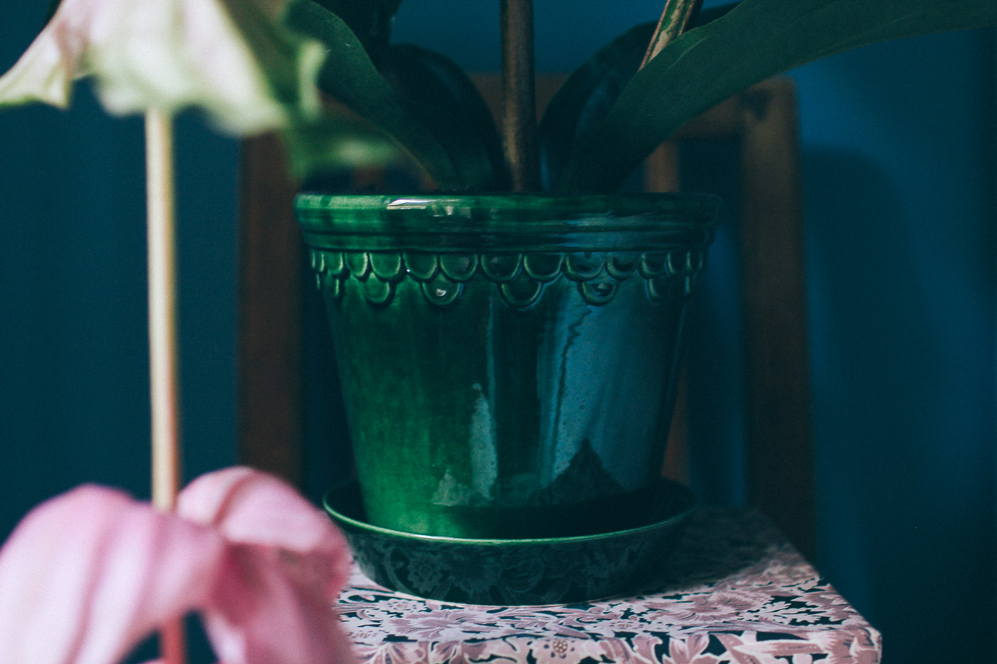 Bergs potter kruka i gront med rosenskarm