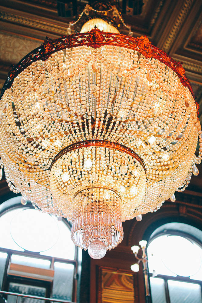 Event för Miss Della av Mrs Mighetto 11 berns salonger stockholm kristallkrona