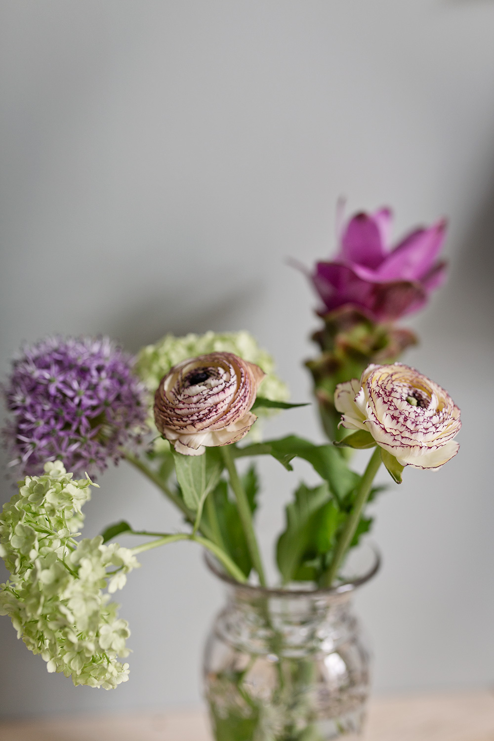blommor spegel 0014 Kaffe, blommor, sol och uteplats