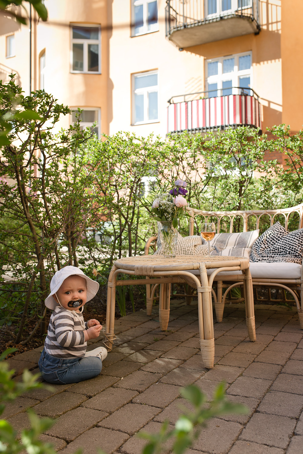 innergård magnolia 0035 Vår bästa tid är nu