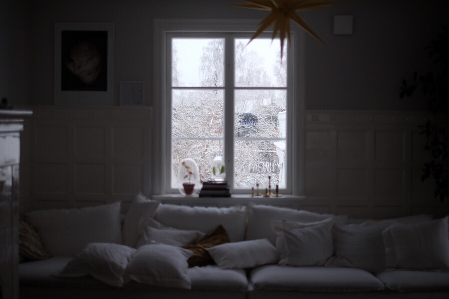 0407D2D9 E740 4686 AFA0 DAF9EC815010 Soffa i linne, liten tomte inne