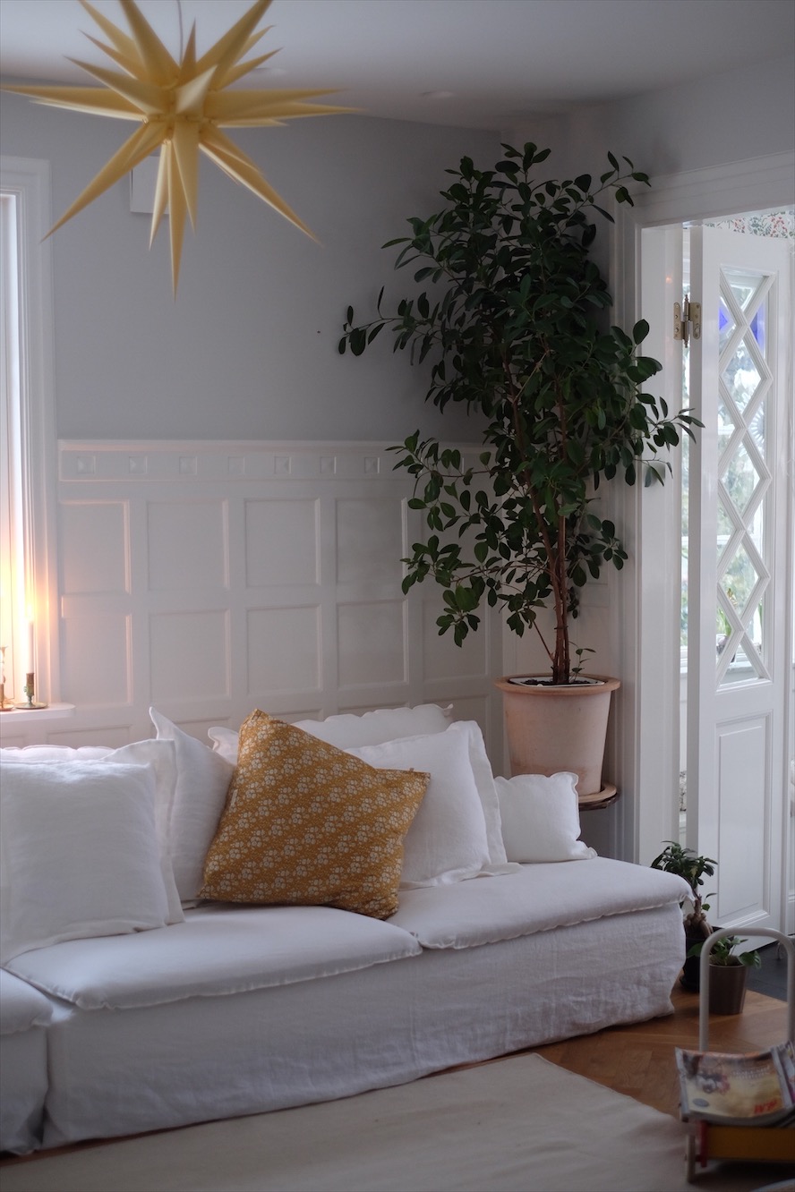 1FD025FA FB59 427C AB53 BB17D87972FC Soffa i linne, liten tomte inne
