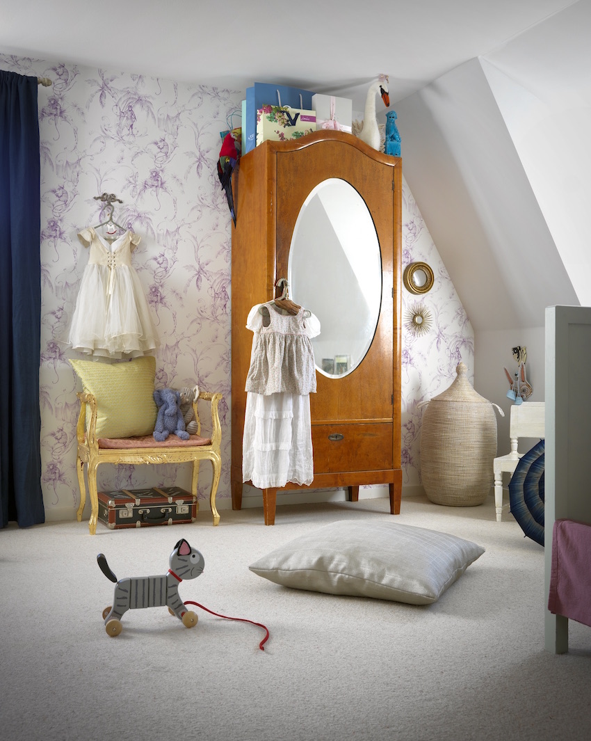 14 Wallpapered Kids Room in Daniel and Michaela Gruts Swedish Home DesignSponge Öppet hus och hemma hos i kvadrat