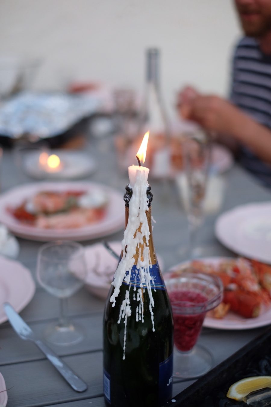 9C15D510 5997 4BC2 B9A6 64AE99E59695 e1520454725902 I väntan på räkor och cava