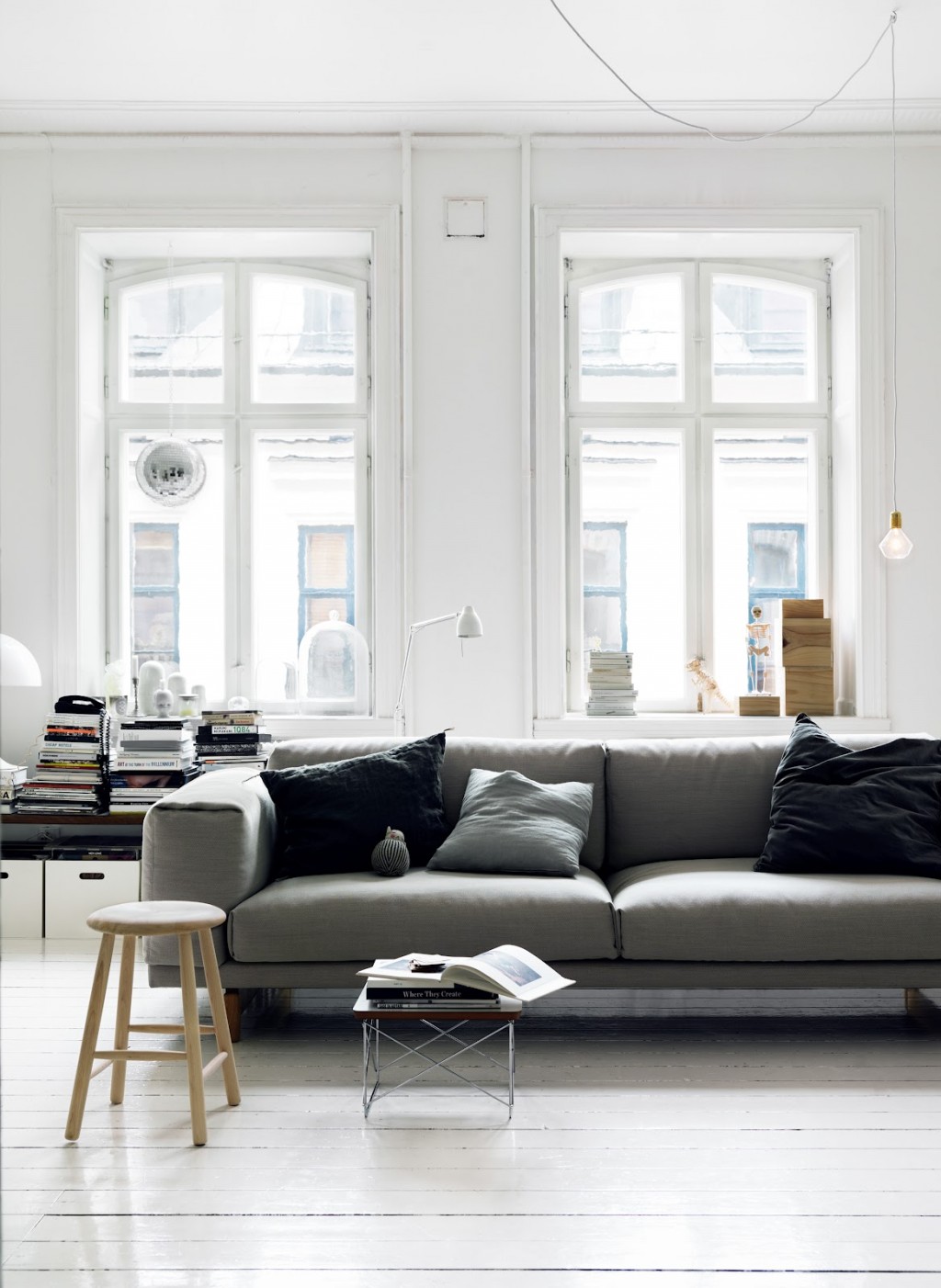 Home-of-interior-stylist-Emma-Persson-Lagerberg-photographed-by-Petra-Bindel.-2